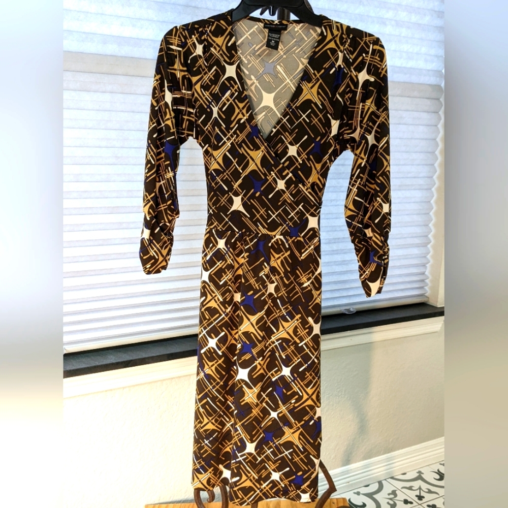 Gently used, v-cut New York and Company size medium dress